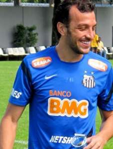 Edu Dracena deve rescindir com o Santos e assinar com o São Paulo
