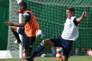 Oswaldo de Oliveira esboça Palmeiras para amistoso com Zé Roberto na lateral