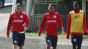 Sem acerto com Internacional, Alan Patrick é o 13º reforço do Palmeiras