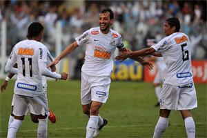 Em litígio com Santos, Edu Dracena deve reforçar Corinthians