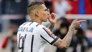 Guerrero desfila na Disney, treina em seguida e diz que só joga no Corinthians