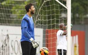 Vladimir assina renovação do contrato com o Santos até o fim do ano