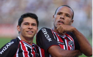 Clube árabe muda proposta por atacante e São Paulo trava negociação