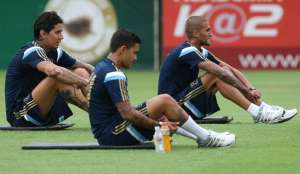 Antes de ser oficializado, Alan Patrick já faz treino físico no Palmeiras