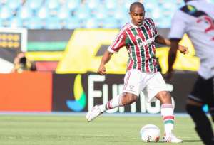 Paulistão: Santos fica próximo de contratar Valencia, ex-volante do Fluminense