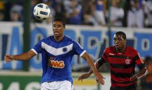 Paulistão: Marília apresenta Reis, ex-Ponte e Cruzeiro, como novo centroavante