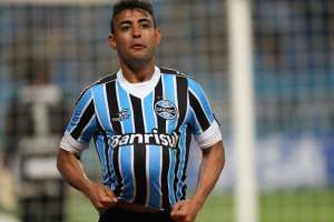 Sem Edu Dracena, Santos acerta com zagueiro Werley, do Grêmio