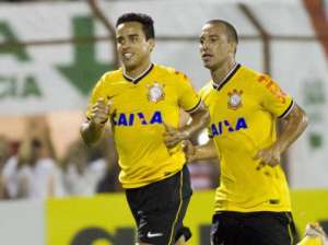Jadson recusa o Flamengo e confirma permanência no Corinthians: ‘vou ficar’