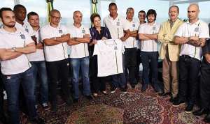 Dilma cede à pressão do Bom Senso e veta MP que pode decretar falência dos clubes