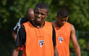 Demora no registro impede apresentação de Jonathan Cafu no São Paulo