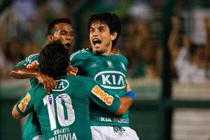 Fora dos planos de Oswaldo, Tiago Real deve trocar Palmeiras pelo Bahia