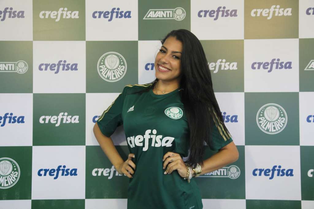 Musa do Palmeiras encanta com a nova patrocinadora