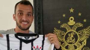 Dracena assina por 2 anos com o Corinthians e será apresentado nesta quinta