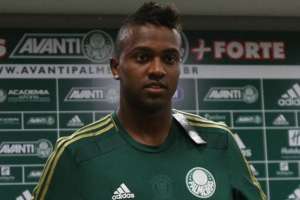 Kelvin torce o joelho e preocupa o Palmeiras para início de temporada