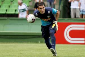 Vanderlei, do Coritiba, vai assinar contrato de três anos com o Santos