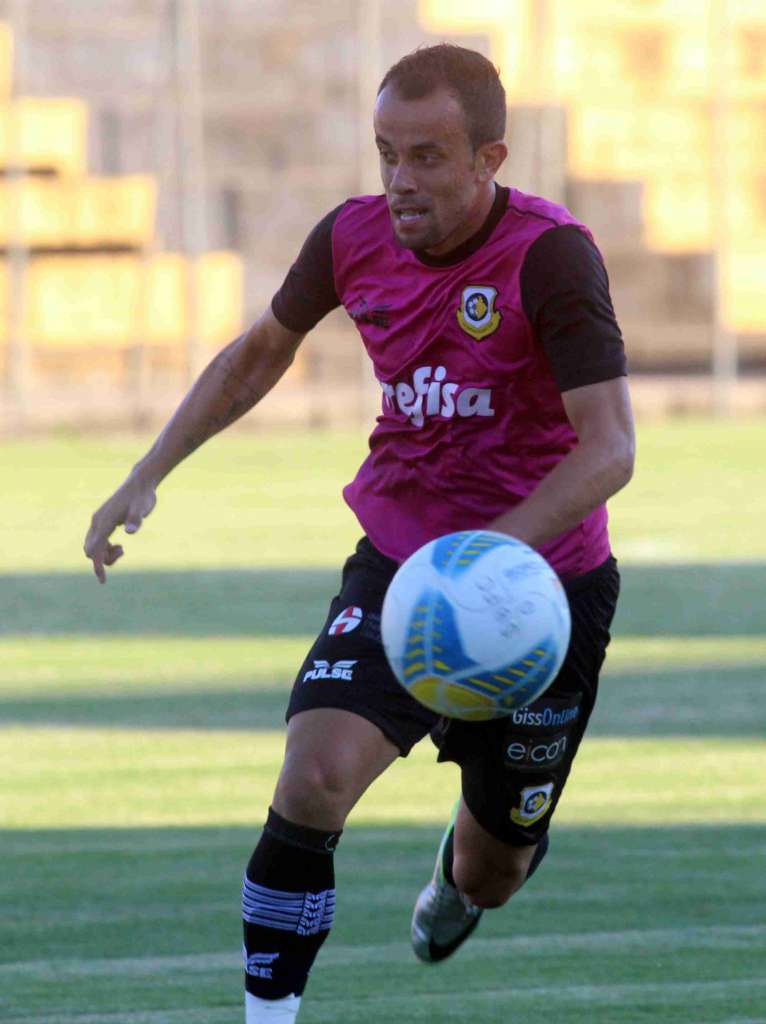 São Bernardo treina após pré-temporada no Paraguai