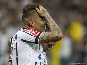 Ídolo do Corinthians, Guerrero quer retornar ao Hamburgo, diz site alemão