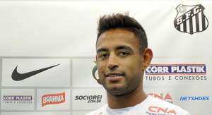 Werley é apresentado no Santos e pede desculpas por entrevero com Enderson Moreira
