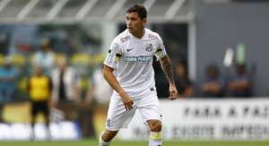 Mineiro: Cruzeiro confirma contratação do lateral chileno Mena