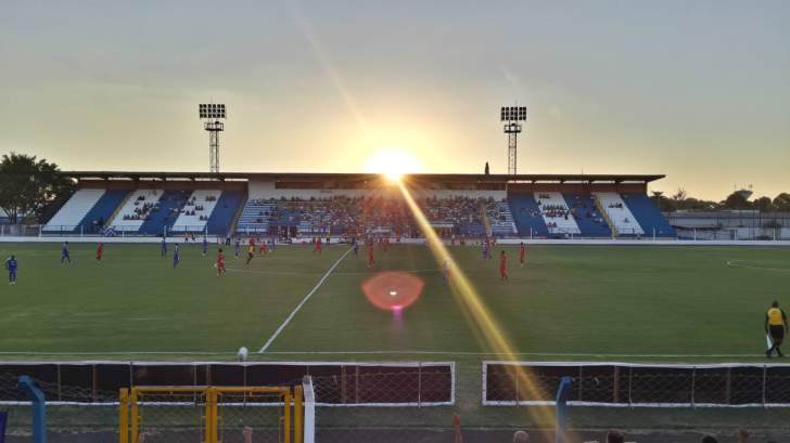 Estádio Schmidtão não foi liberado pela FPF Estádio Schmidtão não foi liberado pela FPF