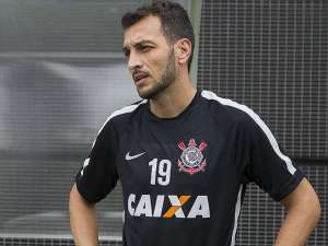 Paulistão: Edu Dracena fica no CT e desfalca treino do Corinthians na Arena