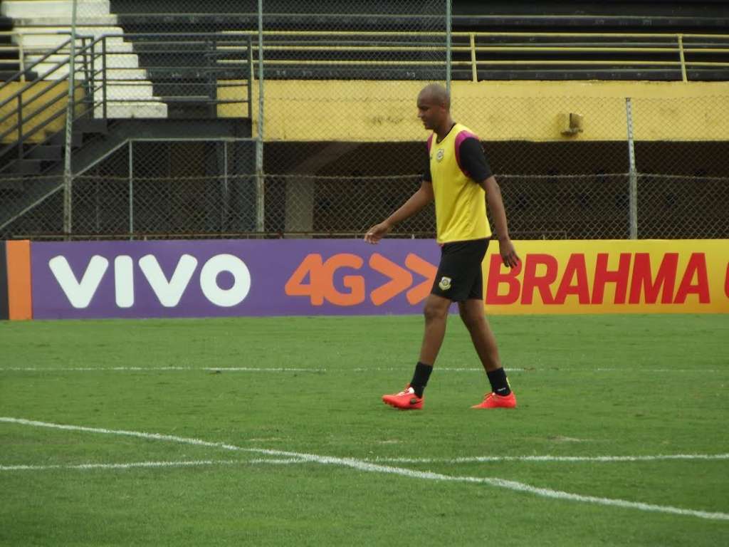 Alex Silva em treinamento no Estádio 1º de Maio: Zagueiro é o mais rodado no São Bernardo