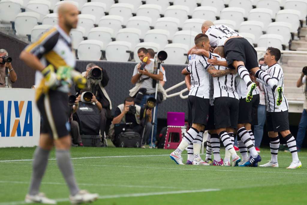 Corinthians comemora vitória diante do Marília 