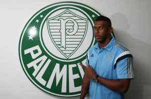 Palmeiras confirma a contratação de Aranha e chega a 18 reforços em 2015