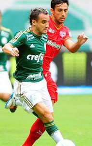 Argentino Allione foi destaque do Palmeiras na estreia