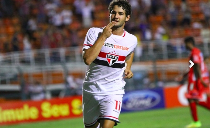 Alexandre Pato marcou três gols sobre o Capivariano Alexandre Pato marcou três gols sobre o Capivariano