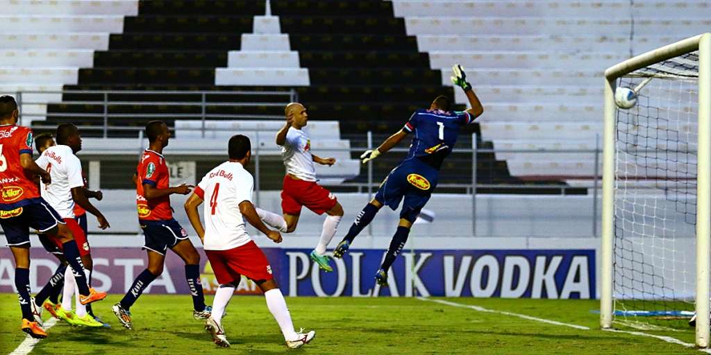 Penapolense arrancou empate contra o Red Bull