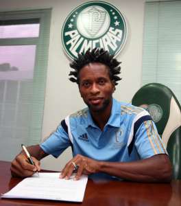 Oswaldo avisa que deve poupar Zé Roberto em alguns jogos do Palmeiras