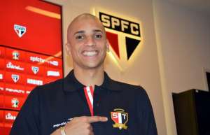 São Paulo anuncia oficialmente a contratação por empréstimo do zagueiro Dória