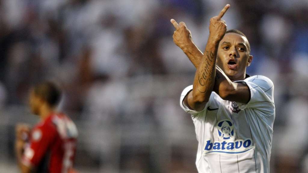 Cristian pode reestrear com a camisa do Corinthians