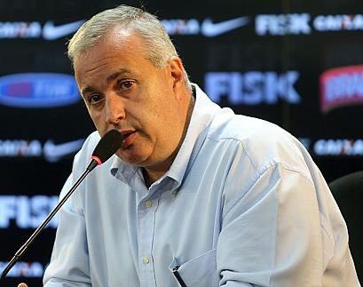 Roberto de Andrade promete priorizar controlar as dívidas do Corinthians, de R$ 312 milhões