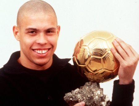 Ronaldo: milionário antes dos 20 anos