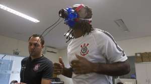 Vagner Love assina contrato com Corinthians por 19 meses
