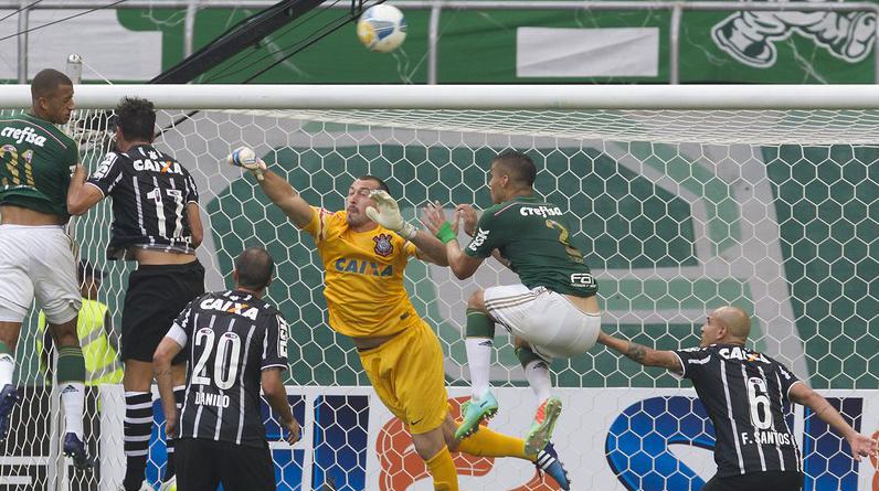 O Corinthians ganhou do Palmeiras mesmo tendo o goleiro Cássio expulso no começo do segundo tempo