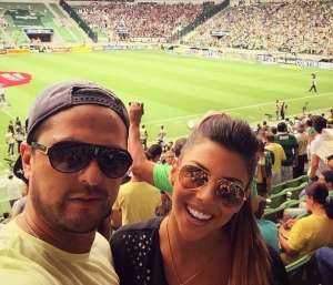Namorada de Guerrero aparece na torcida do Palmeiras no clássico. Entenda!