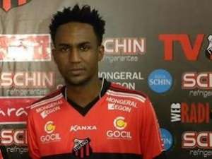 Paulistão: Campeão pelo Santos, zagueiro Leonardo quer recuperar seu espaço no Ituano
