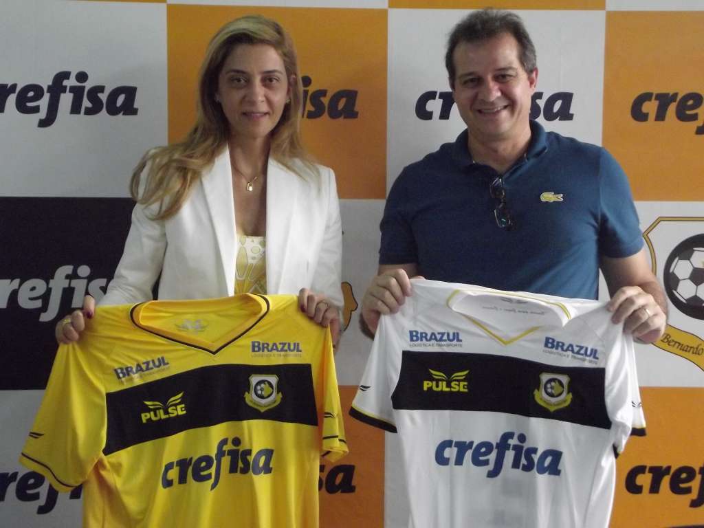 Luiz Fernando Teixeira mostrou a nova camisa do Bernô