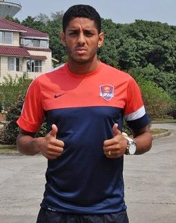 Lincom jogou na Coreia em 2014 e seu time, o Linfan, conquistou o acesso retornando à elite do futebol daquele País - Divulgação