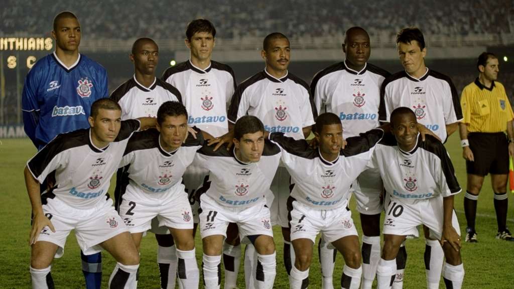 Hoje no Palmeiras, Oswaldo de Oliveira levou o Corinthians ao título mundial de 2000 com Rincón e Vampeta como volantes