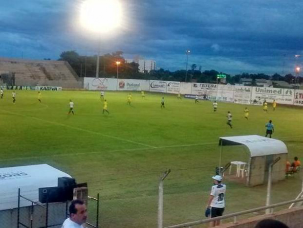 Misto e Cene se enfrentaram na noite desta quarta-feira no Estádio Madrugadão