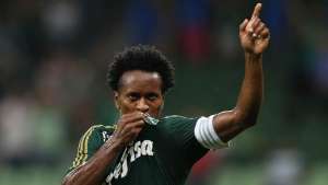 Paulistão: Zé Roberto sente dores musculares e Oswaldo mantém Arouca no banco do Palmeiras