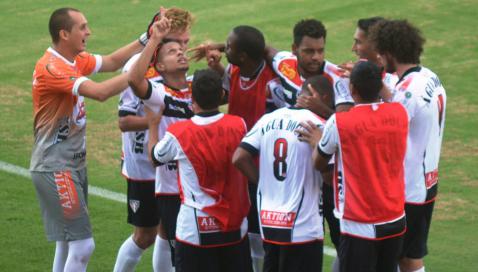 Jogadores do Tupã comemoraram muito o primeiro gol, mas sofreram o empate no final do São José B