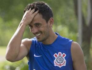 Paulistão: Uendel se diz pronto para substituir Fábio Santos no Corinthians