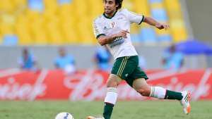 Pai revela proposta e não garante Valdivia no Palmeiras