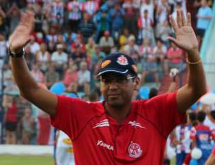 Narciso caiu cedo e Penapolense vai sofrer na luta contra o descenso