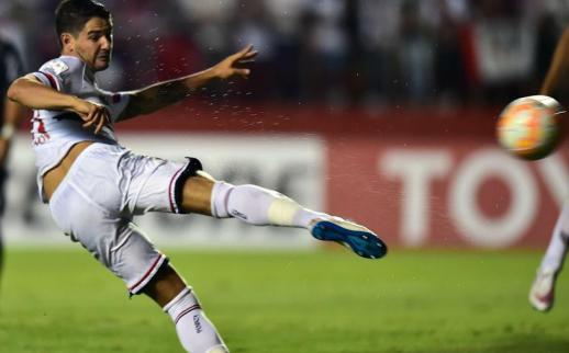 De bem com a vida e motivado, aos 25 anos, enfim, Alexandre Pato começa a brilhar no São Paulo. Foto: Carlos Chiri - spfc.net - Foto: Carlos Chiri - spfc.net